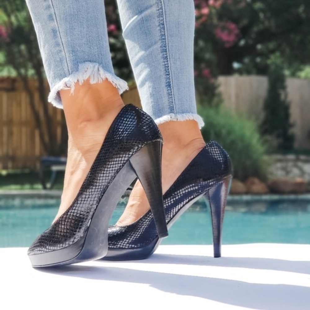 Calvin Klein NWOT black snakeskin peep toe heels